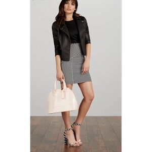 JustFab Women's Floral Strappy Block 4.0" Heel Sandals Black White Stripe Sz 7.5